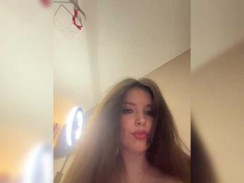 YourLadyyy — вебкам-модель онлайн на bongacams