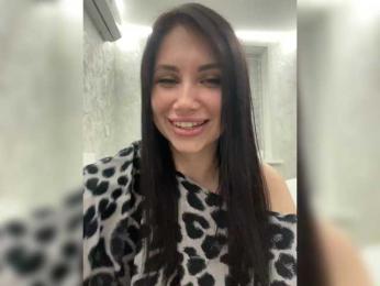 Y_Leiki — вебкам-модель онлайн на bongacams