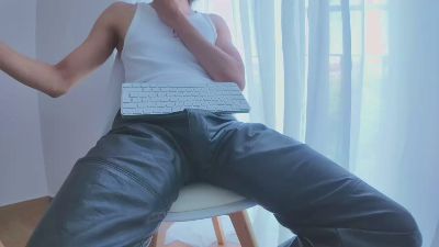 troyeros — вебкам-модель онлайн на cam4