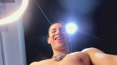 HunterHeat_ — вебкам-модель онлайн на cam4