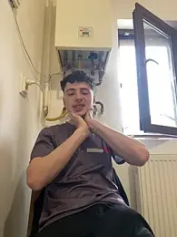 denysio89 — вебкам-модель онлайн на stripchat