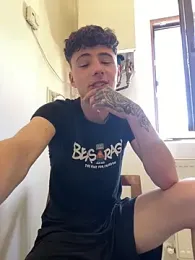 denysio89 — вебкам-модель онлайн на stripchat