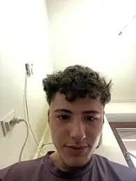 denysio89 — вебкам-модель онлайн на stripchat