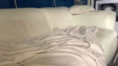 young_slut — Cam4 stream photo (Aug 2026)