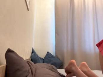 6a6ypaws — вебкам-модель онлайн на chaturbate