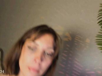 Maribett — вебкам-модель онлайн на bongacams