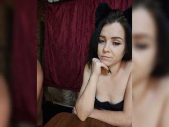 _-DiA-ViK-_ — вебкам-модель онлайн на bongacams