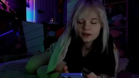 Cutiepiespanks — вебкам-модель онлайн на stripchat