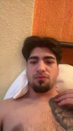 Jovencitobcn21 — вебкам-модель онлайн на cam4