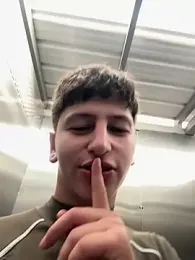 ARON_LUXX — Stripchat stream photo (Mar 2026)