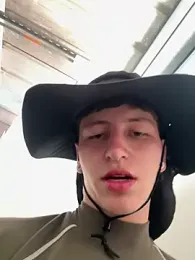 ARON_LUXX — Stripchat stream photo (Mar 2026)