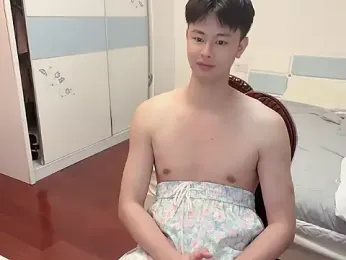 H-KK2026 — вебкам-модель онлайн на stripchat