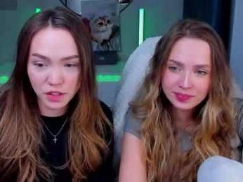 hottease_pvt — вебкам-модель онлайн на chaturbate