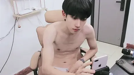 Ee_999 — вебкам-модель онлайн на stripchat