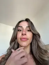 -Alisa — вебкам-модель онлайн на stripchat