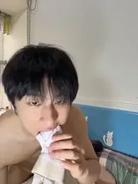 kissbaby-111 — Stripchat stream photo (May 2026)