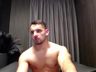 Antonio Valentini — вебкам-модель онлайн на flirt4free