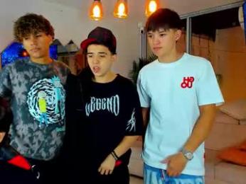 houseofwarrios — вебкам-модель онлайн на chaturbate