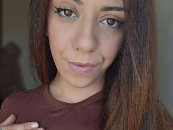 AliceSanz — вебкам-модель онлайн на livejasmin