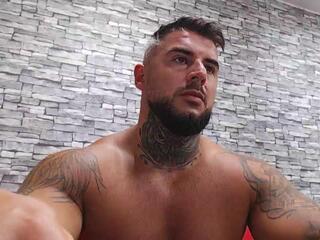 Tudfwlch Y — вебкам-модель онлайн на flirt4free