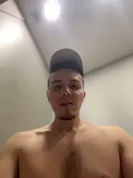 adam-rivera — вебкам-модель онлайн на stripchat