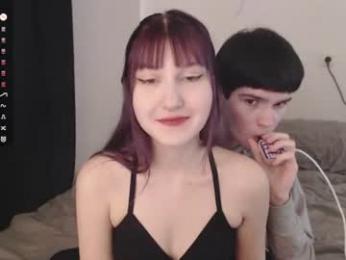cherry_hazzze — вебкам-модель онлайн на chaturbate