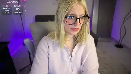 Megan_lu2 — вебкам-модель онлайн на stripchat