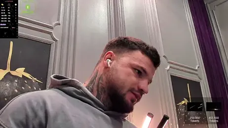 OliverSport — вебкам-модель онлайн на stripchat