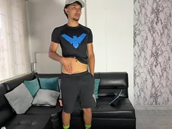 toritoga — вебкам-модель онлайн на stripchat