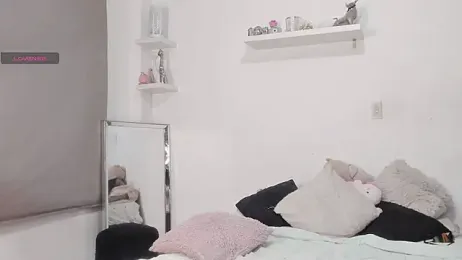isabela-rouss — Stripchat stream photo (Feb 2026)