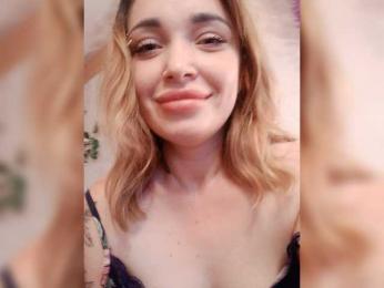 SanyaNastya — вебкам-модель онлайн на bongacams