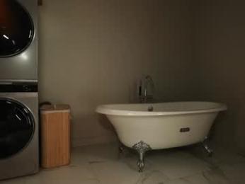 _meganmeow_ — вебкам-модель онлайн на chaturbate