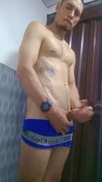 MiltonA — вебкам-модель онлайн на cam4