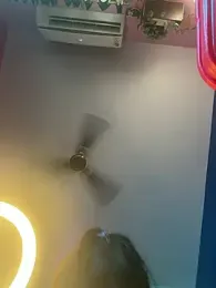 V-Hot-Sweti — вебкам-модель онлайн на stripchat