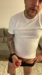 Calienticos24 — вебкам-модель онлайн на cam4