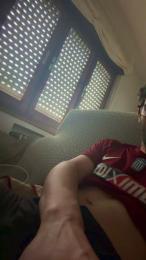 Hhfhhfx — вебкам-модель онлайн на cam4