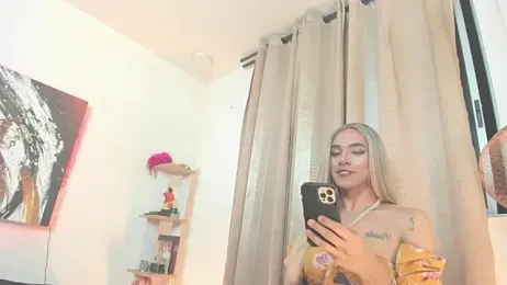 VenusSantana — вебкам-модель онлайн на stripchat