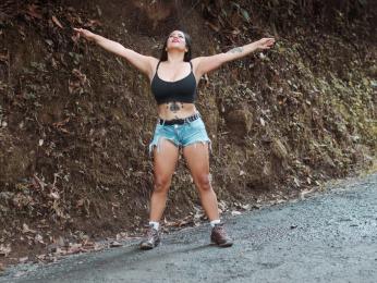 AngieBlackmore — вебкам-модель онлайн на livejasmin