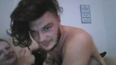 JulieLenny — Cam4 stream photo (Aug 2026)