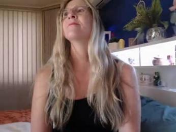 total_aussie_milfs — chaturbate
