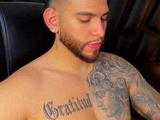 Robert Croy — flirt4free