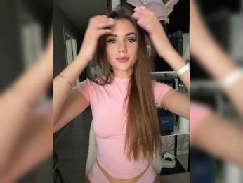 SweetyMia — вебкам-модель онлайн на bongacams