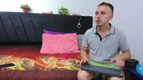 big-dicktop23 — вебкам-модель онлайн на stripchat