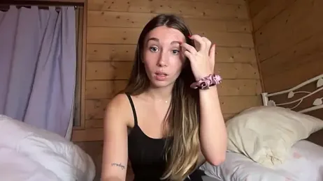 perrine_offf — вебкам-модель онлайн на stripchat