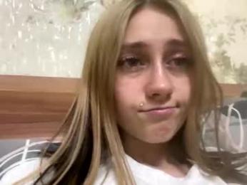 viktoria9898 — Chaturbate stream photo (Jun 2026)