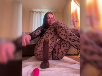 -Kami- — вебкам-модель онлайн на bongacams