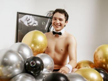 AustinSun — вебкам-модель онлайн на livejasmin