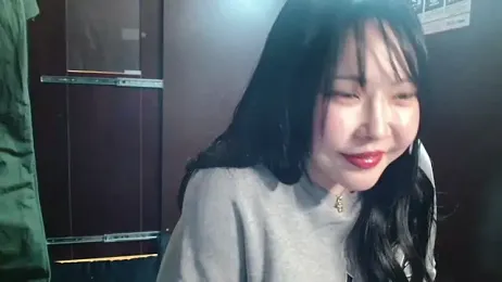 NATINATU252525 — вебкам-модель онлайн на stripchat