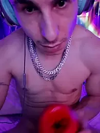 --D-a-D-D-y- — Stripchat stream photo (Apr 2026)