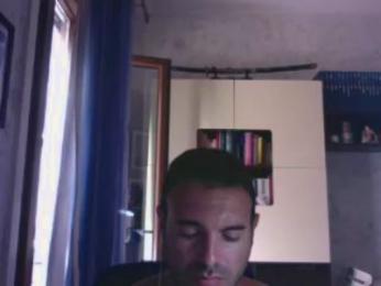 giuprisc — Cam4 stream photo (Aug 2026)